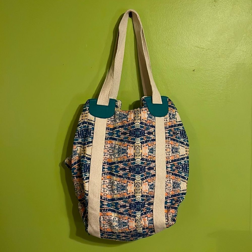 NWT Falls Creek Multicolor Boho Canvas Tote Bag With Matching Wristlet - Picture 2 of 6